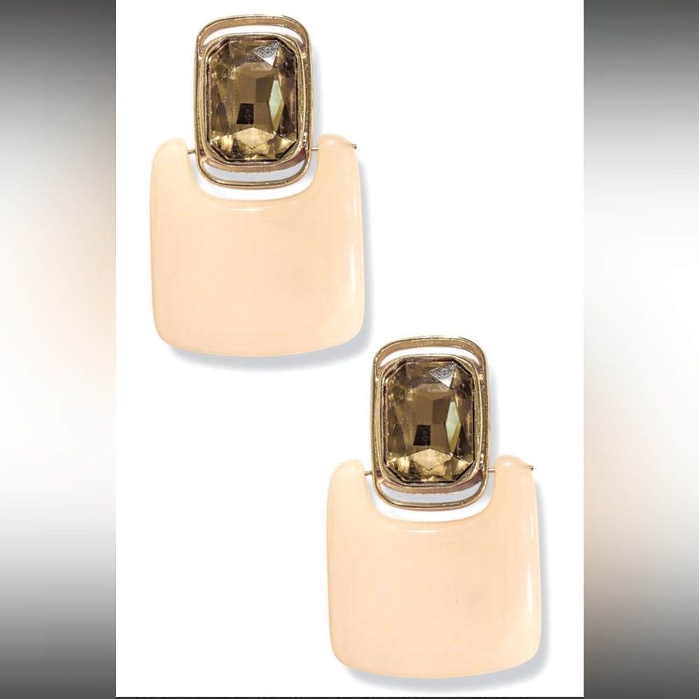 NWOT Elegant Gold and Cream Earrings